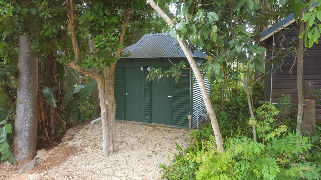 Tropical Coast Retreat - Pet Friendly - Adult Only Pensionat Kingscliff Rum bild