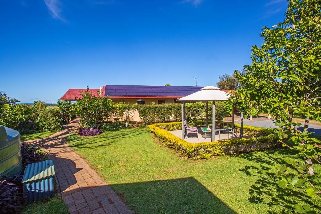 Tropical Coast Retreat - Pet Friendly - Adult Only Pensionat Kingscliff Exteriör bild